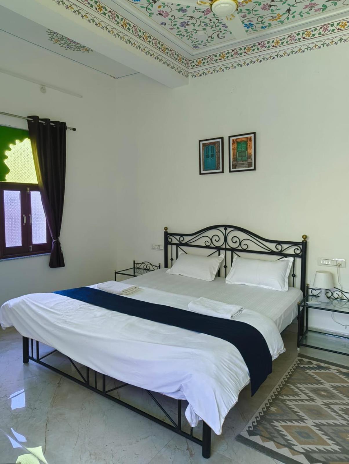Rising Shemesh Home Stay Udaipur Bagian luar foto