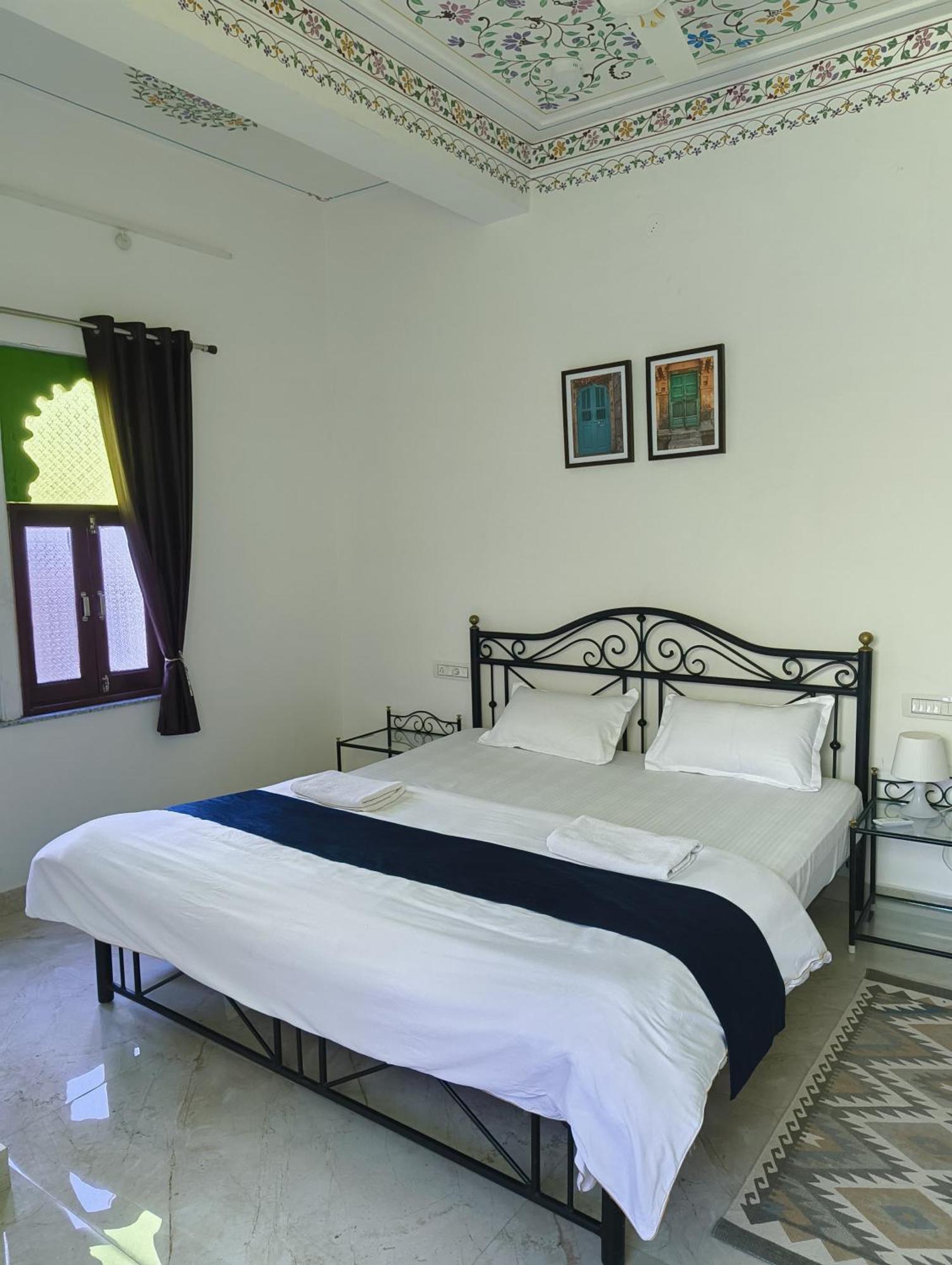 Rising Shemesh Home Stay Udaipur Bagian luar foto