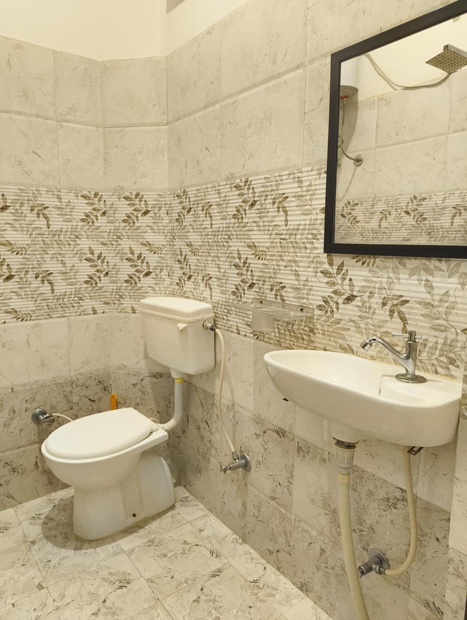 Rising Shemesh Home Stay Udaipur Bagian luar foto